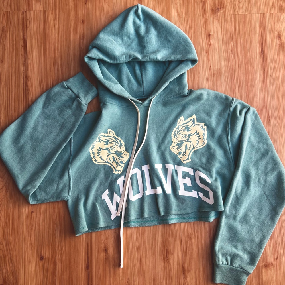Darc sport cropped hoodie - She wolf
